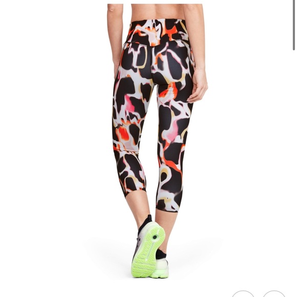 NWT Under Armour Rush Electric Crop leggings - Picture 2 of 8